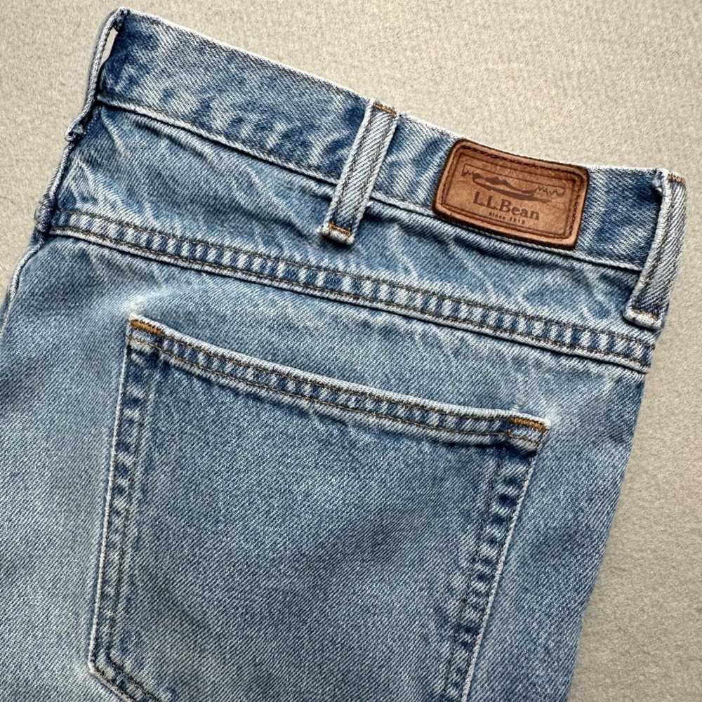 LL Bean Classic Fit Jeans Mens 40x30 Light Wash Blue Cotton Denim Straight Leg